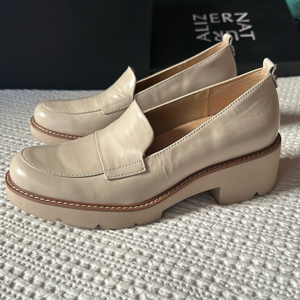 Naturalizer Women's Darry Loafer US size 9
